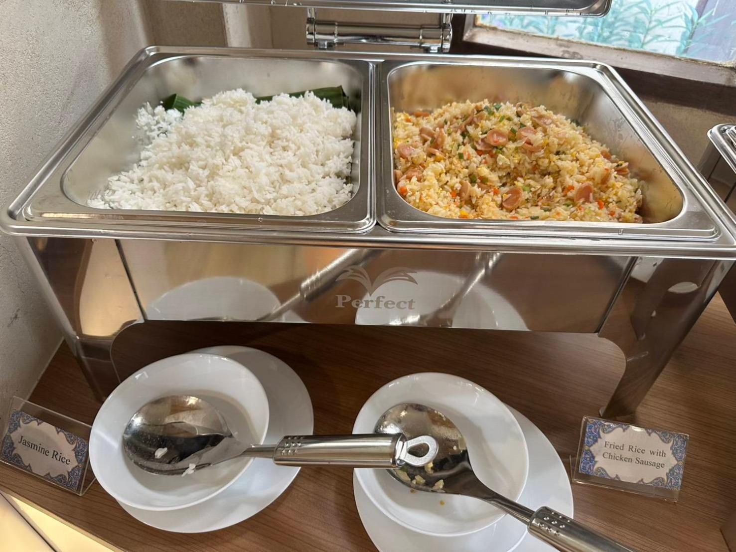 Dewan Bangkok Hotel Екстериор снимка